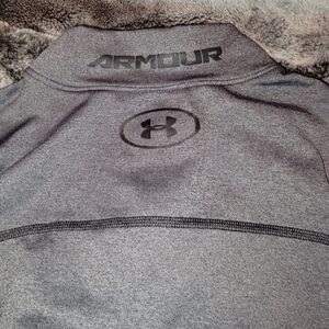 Under Armour Mock Neck Size Small